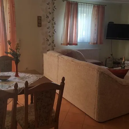 Am Fechtertor- Eingang Zum Schlosspark