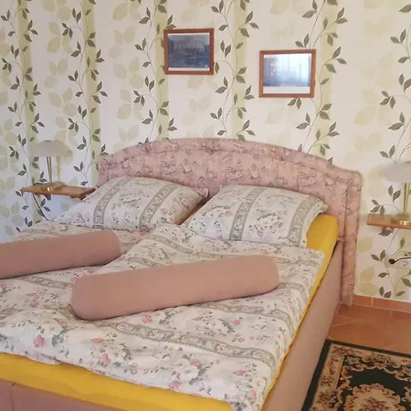 Am Fechtertor- Eingang Zum Schlosspark Putbus