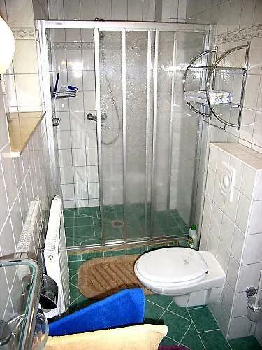 شقة 